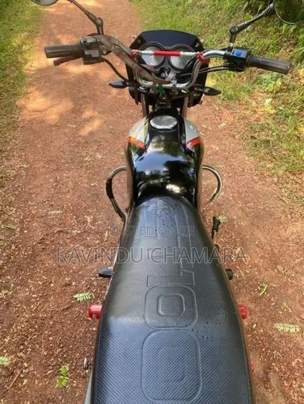 Bajaj CT100 2009