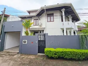 Brand New Luxury 3 Storey House for Sale Pannipitiya