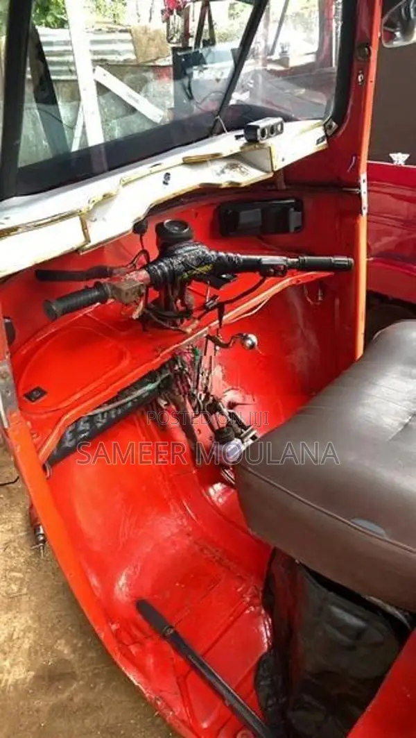 Bajaj RE 2 Storke 2005