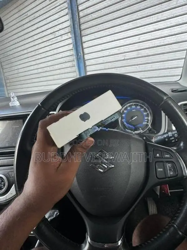 Apple iPhone 13 (Used)
