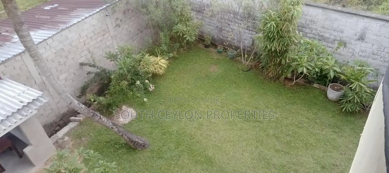 Four Bed Villa Just 10 Minutes from Unawatuna Beach