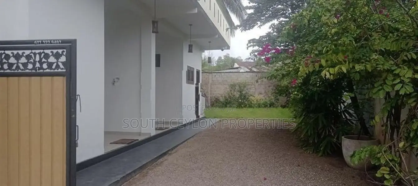 Four Bed Villa Just 10 Minutes from Unawatuna Beach
