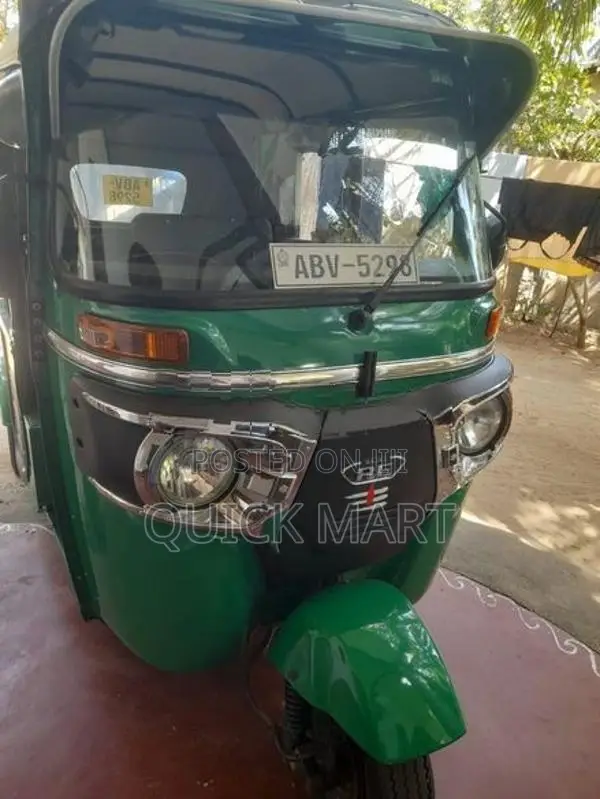 Bajaj RE 2022