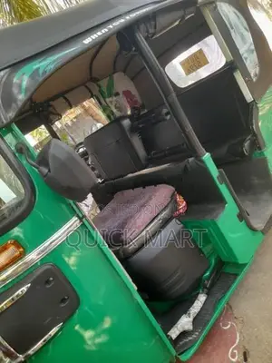 Bajaj RE 2022