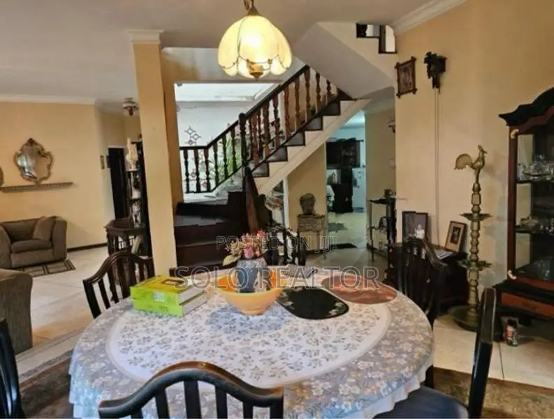 4 Bedroom House For Sale in Kalubowila