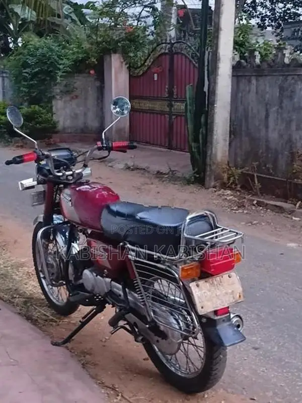 Hero CD 100 2003