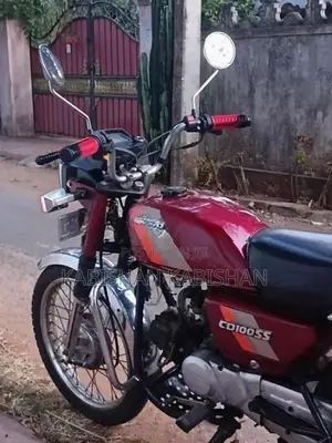 Hero CD 100 2003
