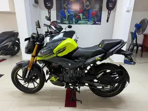 Hero Hunk 160R 2025