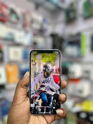 Apple iPhone 12 (Used)