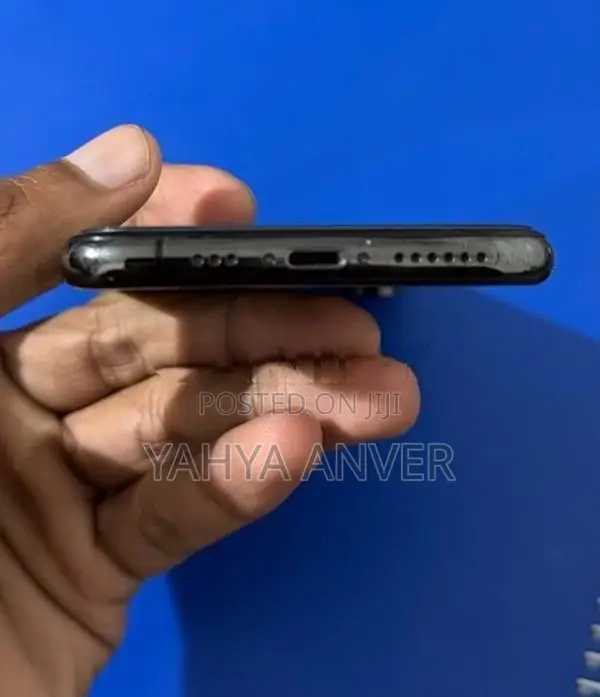 Apple iPhone XS (Used)