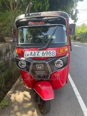 Bajaj RE 2015