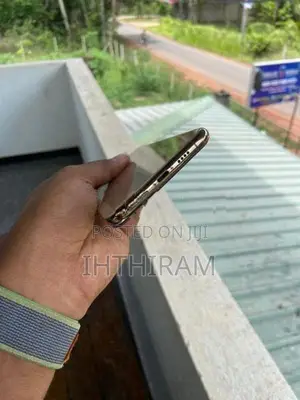 Apple iPhone XS Max (Used)