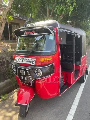 Bajaj RE 2015