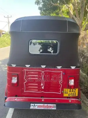 Bajaj RE 2015