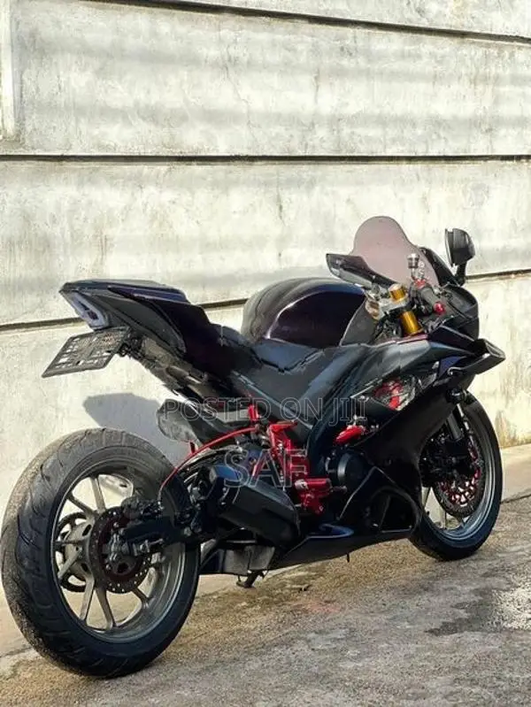 Yamaha R15 2019