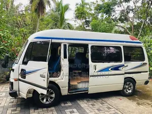 Nissan Caravan VRG moel 1983