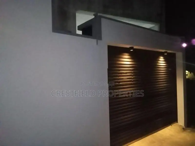Fully Furnished 4-Bedroom House for Rent in Akuregoda, Battaramulla