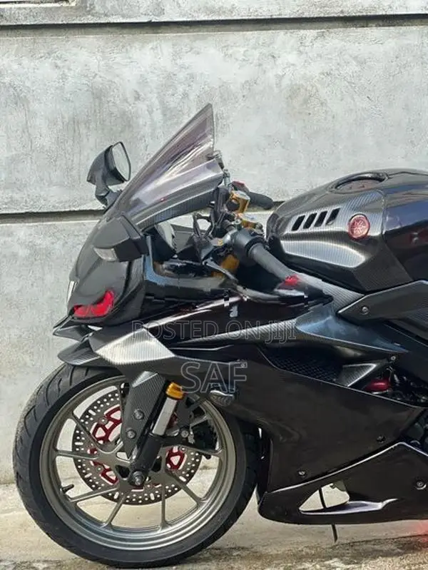 Yamaha R15 2019