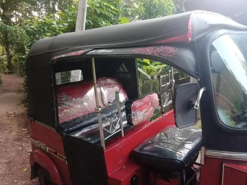 Bajaj RE 2010