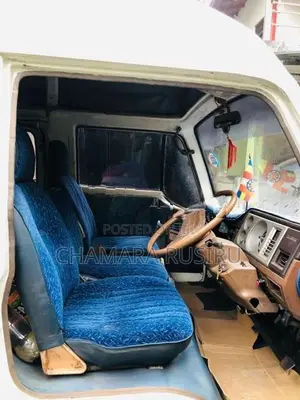 Nissan Caravan VRG moel 1983