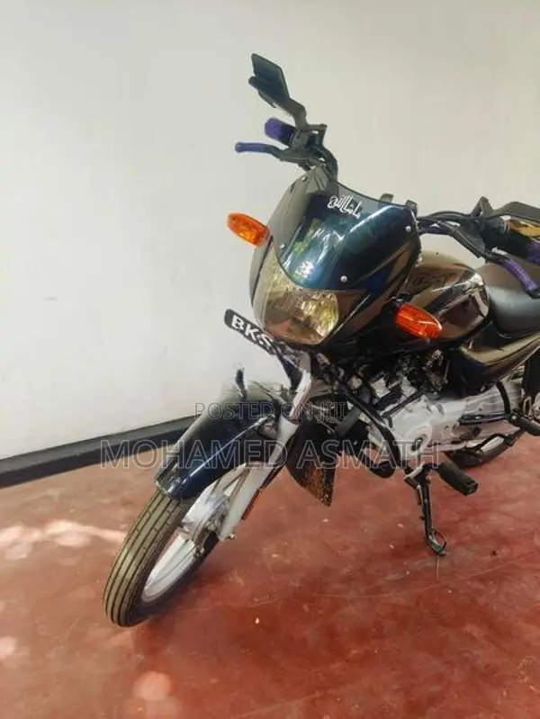 Bajaj CT100 2025