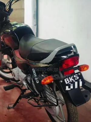 Bajaj CT100 2025
