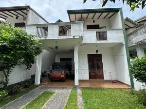 Almost Brand New 2 Story House for Sale in Piliyandala Town
