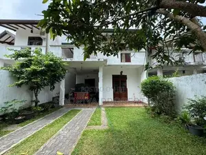 Almost Brand New 2 Story House for Sale in Piliyandala Town