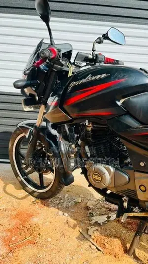 Bajaj Pulsar 180 double disc 2017