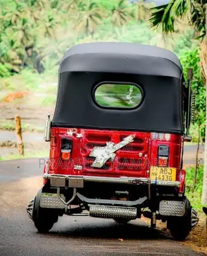 Bajaj RE 2016
