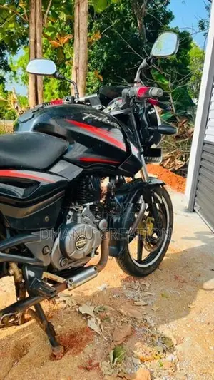 Bajaj Pulsar 180 double disc 2017