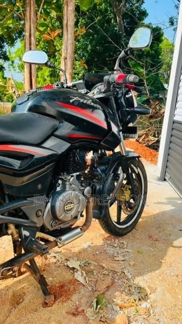 Bajaj Pulsar 180 double disc 2017
