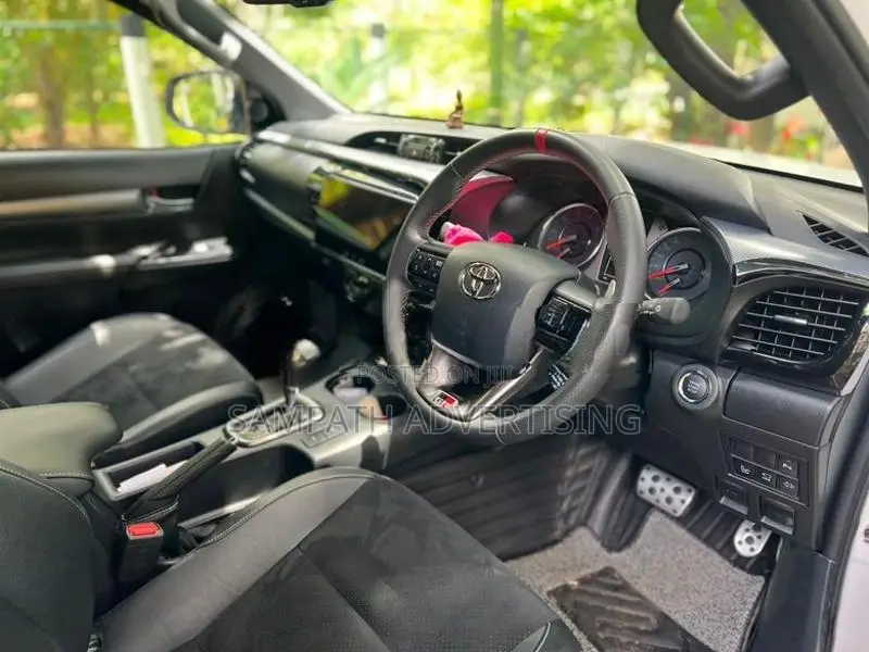 Toyota Hilux GR Sport 2024