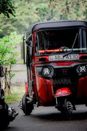 Bajaj RE 2016