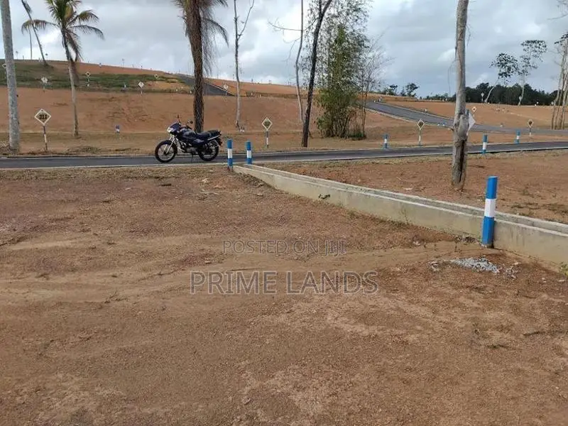 නේවාසික බිම් කොටස් අලුත්ගමට