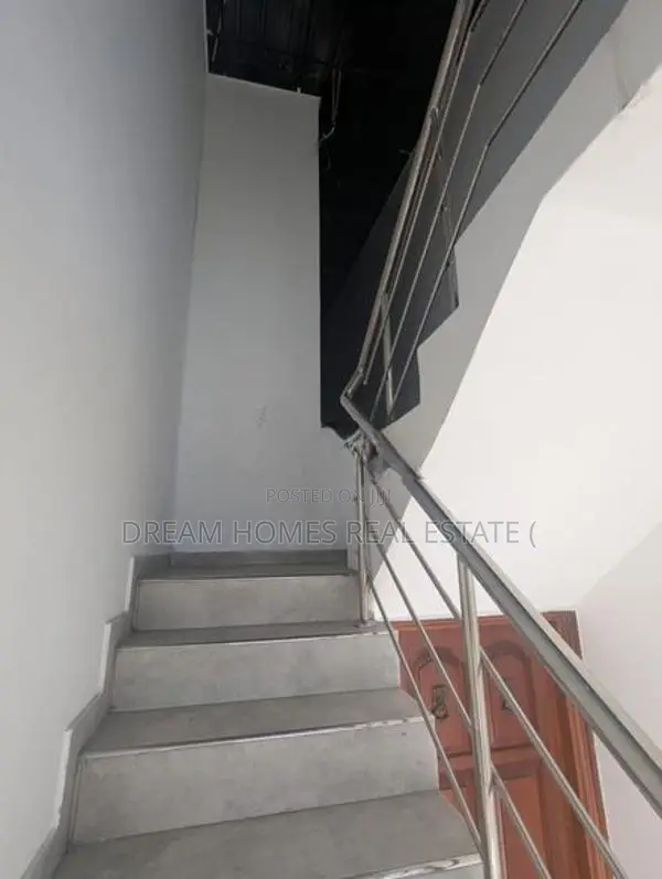 Commercial Building with Residential Units for Sale – Moragahahena