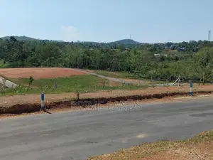 නේවාසික බිම් කොටස් අලුත්ගමට