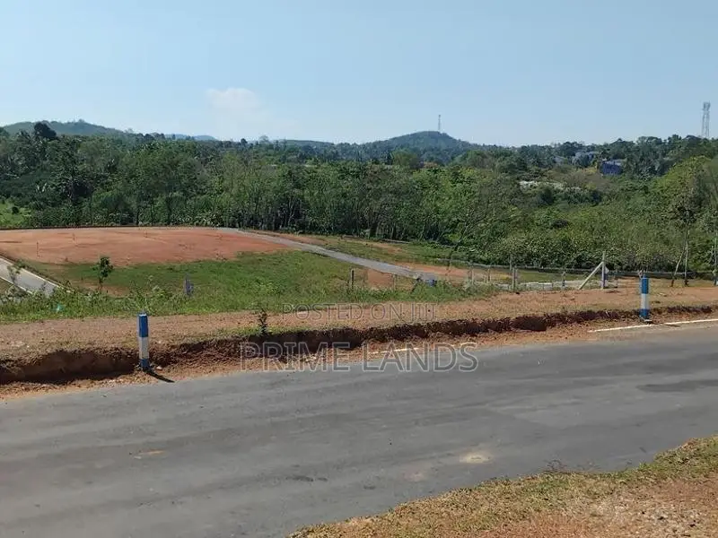 නේවාසික බිම් කොටස් අලුත්ගමට