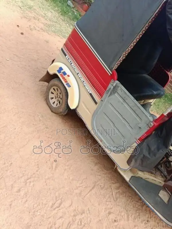 Bajaj RE 1987