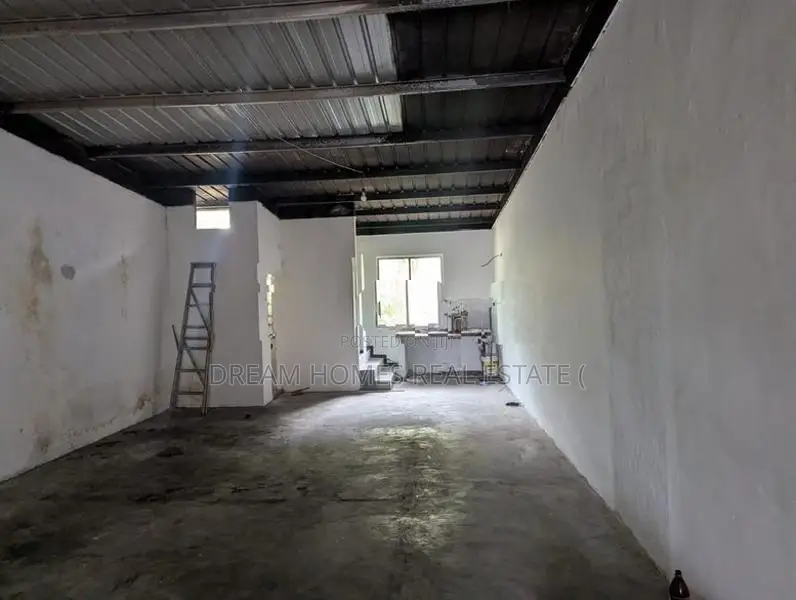 Commercial Building with Residential Units for Sale – Moragahahena