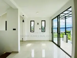 4 Bedroom House for Sale – Athurugiriya, Mullegama