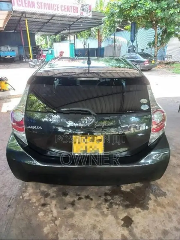 Toyota Aqua 2012