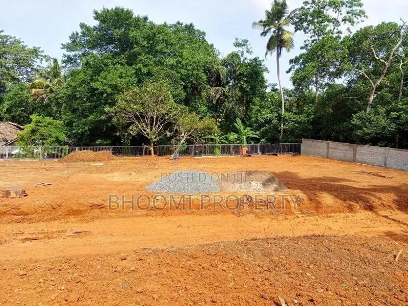 කරාපිටිය නගරයේ හොඳම ඉඩම