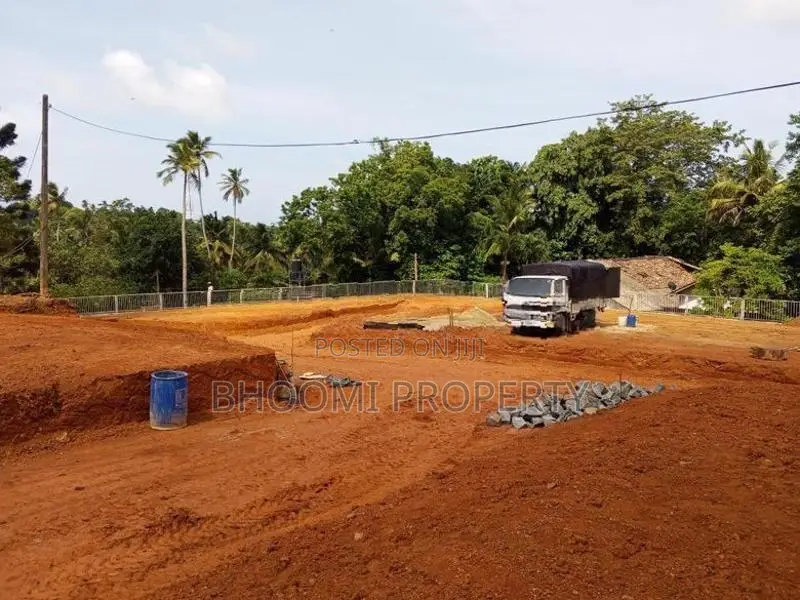 කරාපිටිය නගරයේ හොඳම ඉඩම