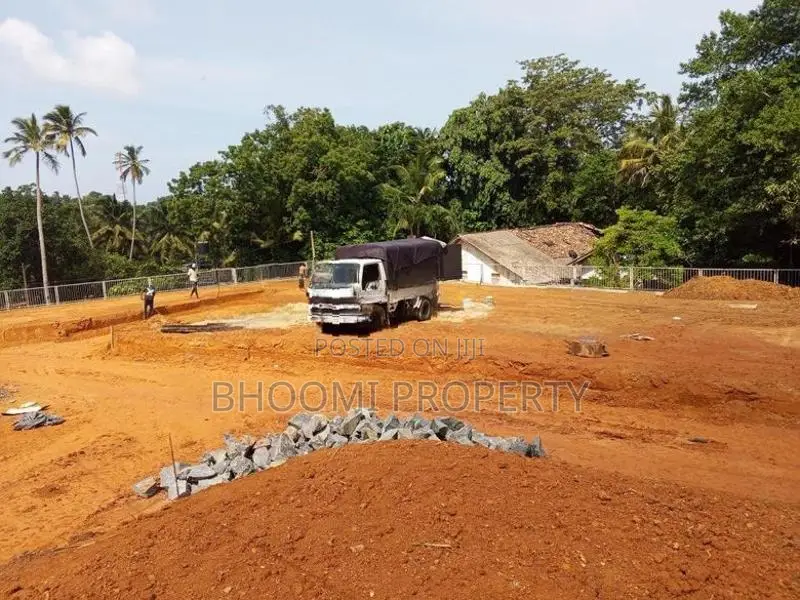 කරාපිටිය නගරයේ හොඳම ඉඩම