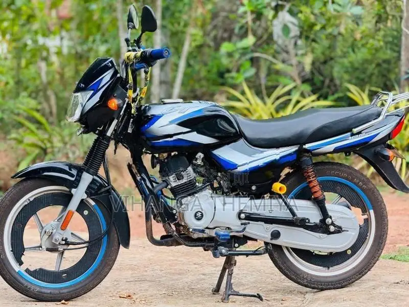 Bajaj CT100 2025