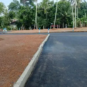 Land in Mirigama kubal oluwa