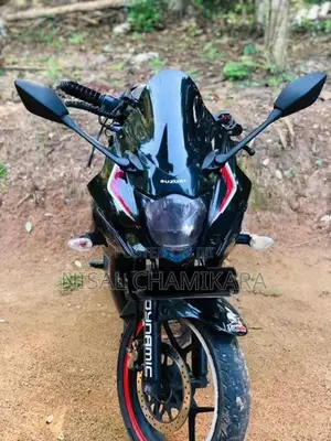 Suzuki Gixxer SF Red 2017