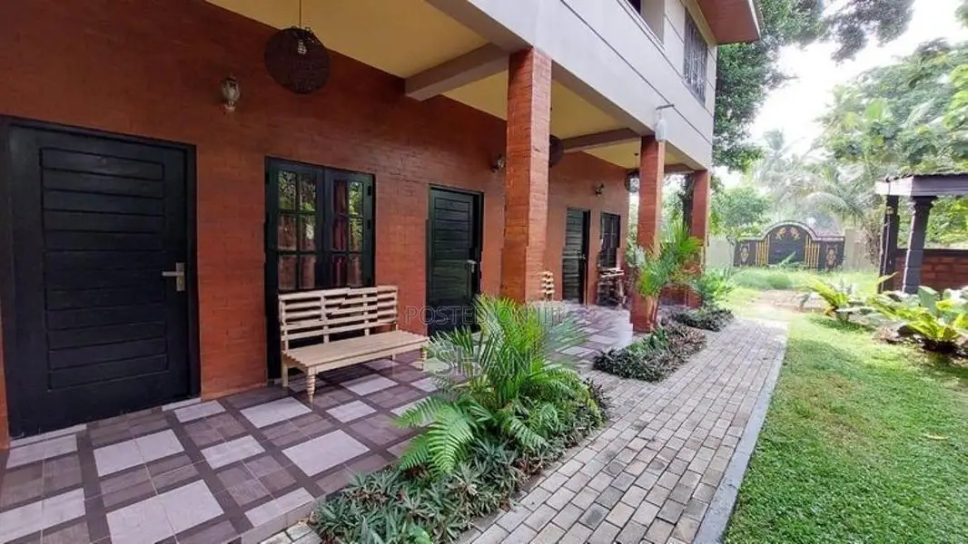 Hotel with House for Sale in Negombo