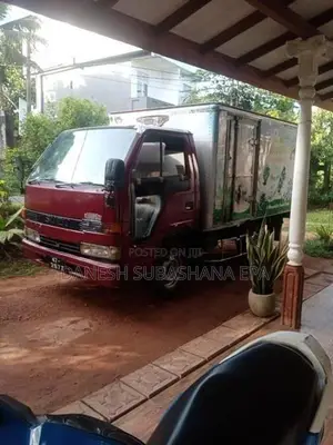 Isuzu Elf 2000